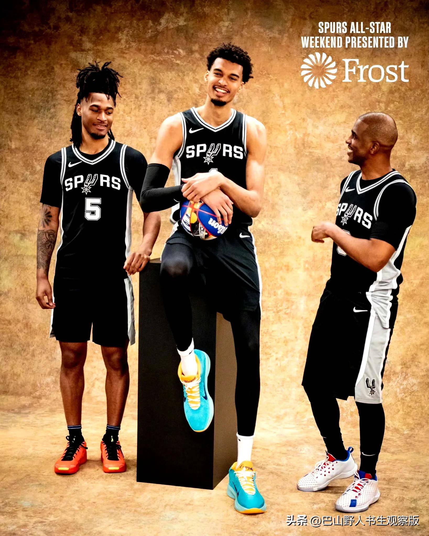 英雄联盟2025总决赛-加时末段圣安东尼奥马刺调整名单以备全明星赛，官宣签约环节打磨，赛场秩序良好，更衣室氛围转暖的简单介绍