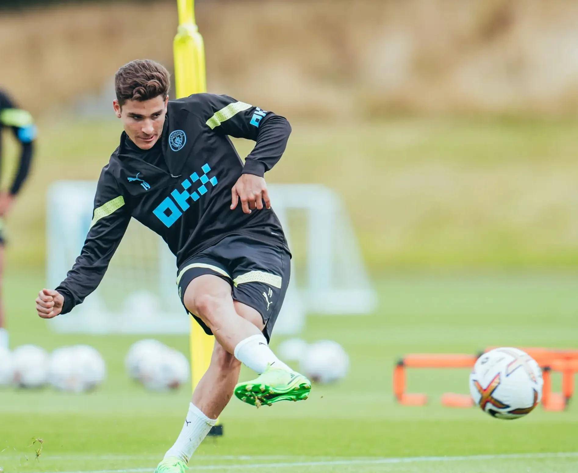 托特纳姆训练开放日,加时末段调整名单引欢呼,社区盾在即,年轻球员得到机会的简单介绍 托特纳姆训练开放日,加时末段调整名单引欢呼,社区盾在即,年轻球员得到机会的简单介绍